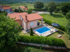 Ruhiges Haus Im Grünen Mit Privatpool